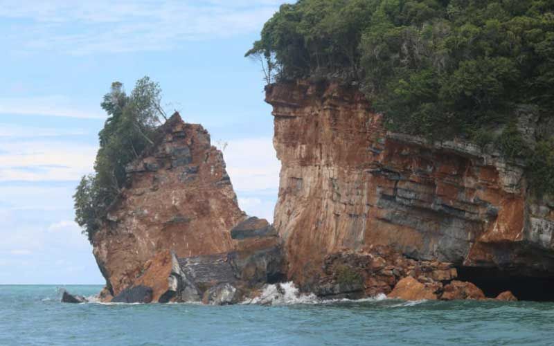 ‘โนอึล’ ทำหินปูนเกาะหินแตกถล่มอุทยานฯ หมู่เกาะอ่างทอง