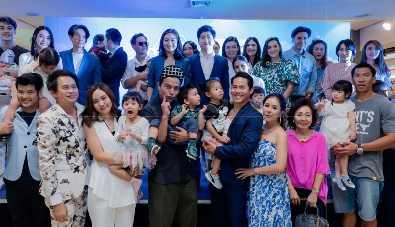 'หนุ่ม ศรราม'อุ้ม 'น้องวีจิ'ร่วมเปิดช็อป'เบบี้ ฮิลส์'
