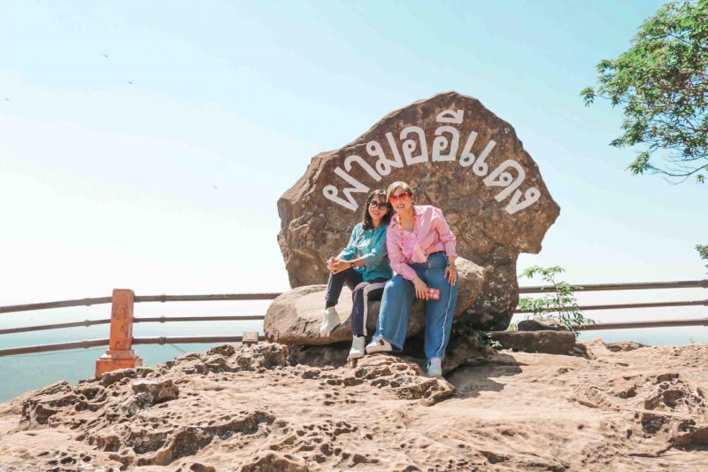 'คุณน้ำผึ้ง,ยมมี่'เที่ยวศรีสะเกษ