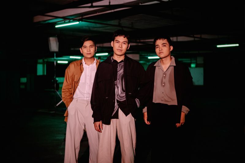 'คล็อกเวิร์ก โมชั่นเลส'ยิ้มไม่หุบ'ถ้าวันนั้นฉันกอดเธอไว้'เศร้าแรง10ล้านวิว