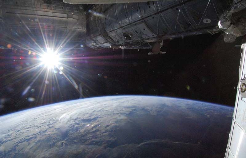 Science Update : ขยับ ISS หนีขยะอวกาศ