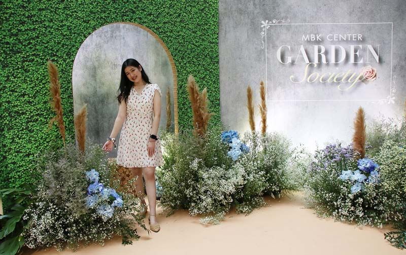 แชะภาพดอกไม้สวยกลางกรุง ในงาน MBK CENTER GARDEN Society