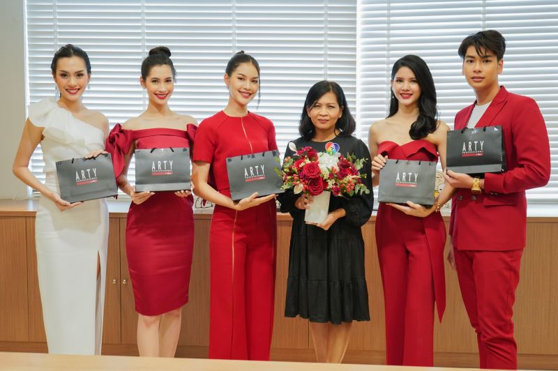 ไทยซุปเปอร์โมเดล และสมาร์ทบอย  2020 ขอบคุณผู้สนับสนุนแต่งหน้า