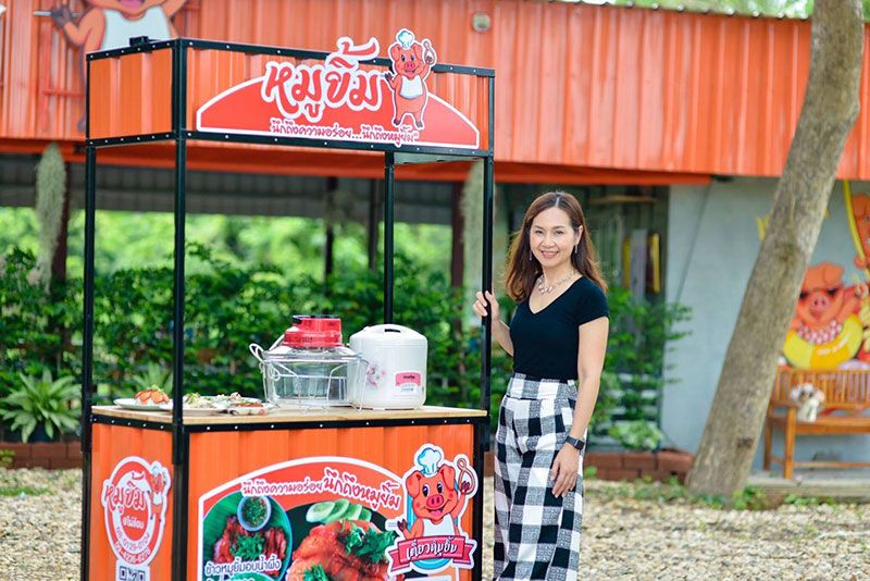 ‘ดร.เบญจวรรณ สุจริต’เจ้าของ‘ก๋วยเตี๋ยวหมูยิ้ม’  เปิดแฟรนไชส์ ส่งต่อความอร่อย ที่มากกว่าการกินก๋วยเเตี๋ยว