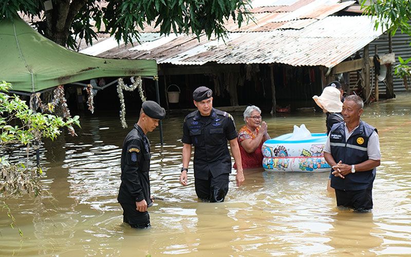 ทหารเร่งช่วยเหลือ! น้ำท่วมหมู่บ้านชายแดนอรัญประเทศ