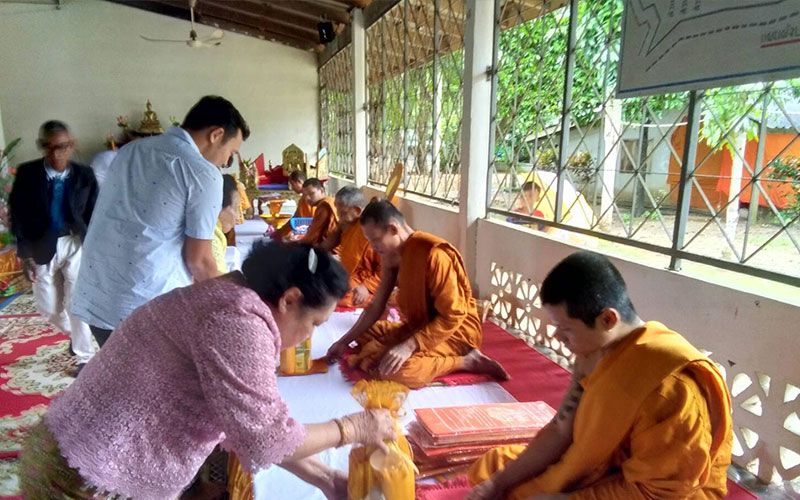 กำนันคนดังพร้อมพุทธศาสนิกชนชาวกระบี่ ร่วมทำบุญ-สร้างเมรุเผาศพ