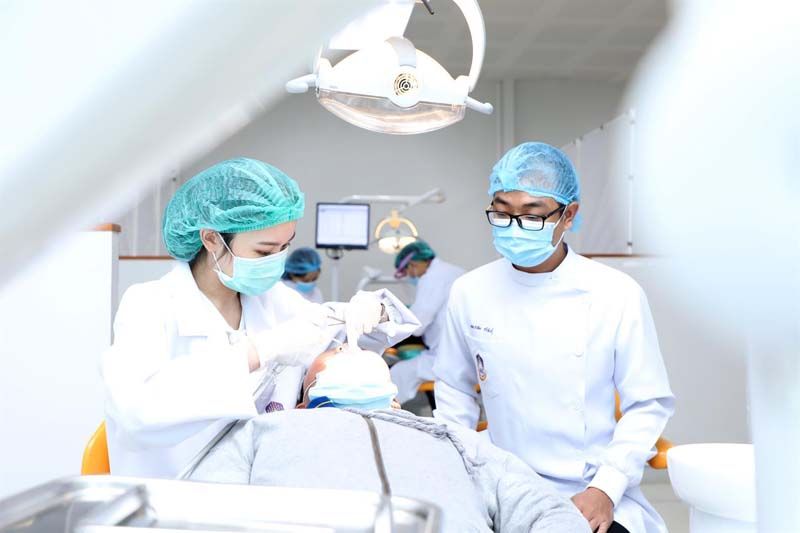 ม.พะเยา ตรวจรักษาฟรีวันทันตสาธารณสุขแห่งชาติ