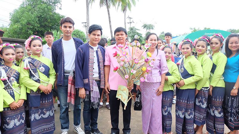 ‘ดร.ชายแฮ็คส์-ก้อง กิตติ์ลภัส’  ร่วมงานบุญกฐินวัดโนนศิลาอาส์นฯ