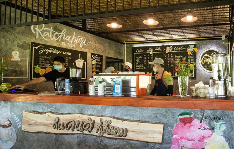 เราขอเพียงโอกาสเท่านั้น ขอให้เราได้มีโอกาสอยู่ในสังคมนี้ เราไม่ต้องการย้อนกลับไปสู่อดีตที่เลวร้ายอีก