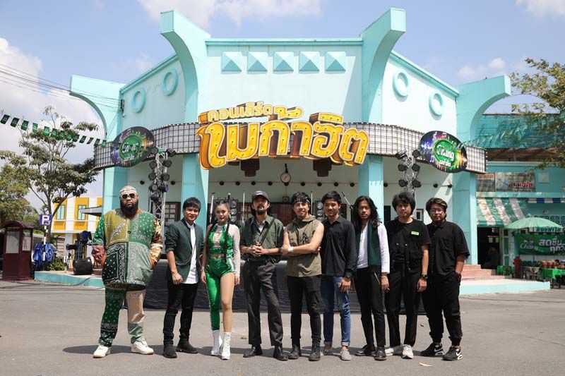 ‘ไผ่ พงศธร’นำทีมชวน  ‘ลำไย-กอล์ฟ ฟักกลิ้งฮีโร่-ไททศมิตร’  ส่งเพลงพิเศษ‘คนบ้านเดียวกัน 2020’