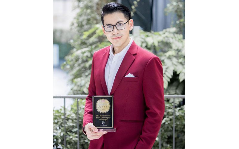 เทคนิคยกคิ้ว Scarlez-T โดย Dr.Tee FaceBody Clinic คว้ารางวัลจากแคมเปญ HELLO! Beauty Awards 2020