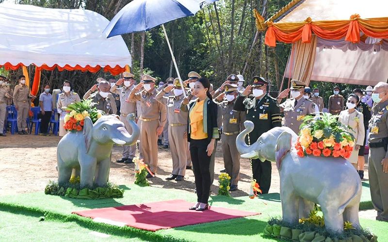 สมเด็จพระเจ้าลูกเธอ เจ้าฟ้าพัชรกิติยาภาฯ เสด็จทรงเปิดป้ายโครงการอนุรักษ์ฟื้นฟูแหล่งน้ำช้างป่า