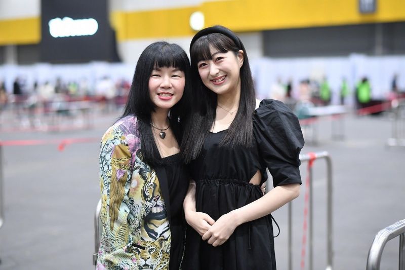 2 ชิไฮนินปลื้ม !! แฟนๆ กระแสตอบรับอบอุ่นหัวใจ ส่งต่อสุดฟินกับกิจกรรมงานจับมือ