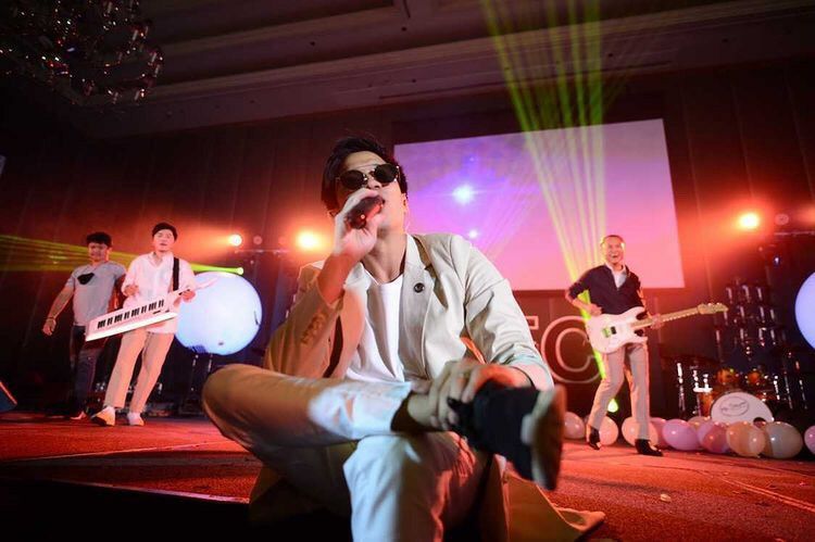 “ที เจ็ตเซ็ตเตอร์” ล้มกลางเวที จุดจบสายโดด!!!