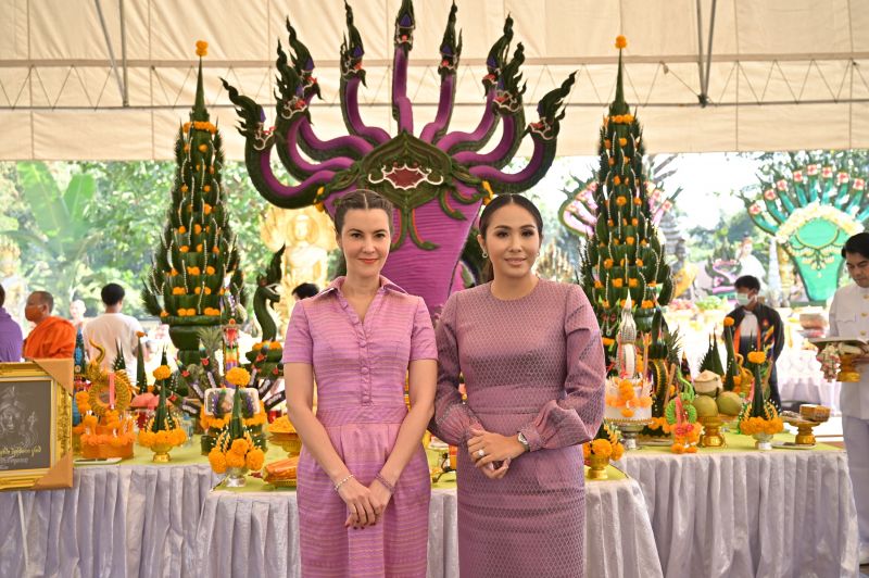 'ธัญญ่า'บวงสรวงสุดปัง!! ที่คำชะโนด ตั้งเป้าธุรกิจทะลุ 100 ล้านรับปีใหม่