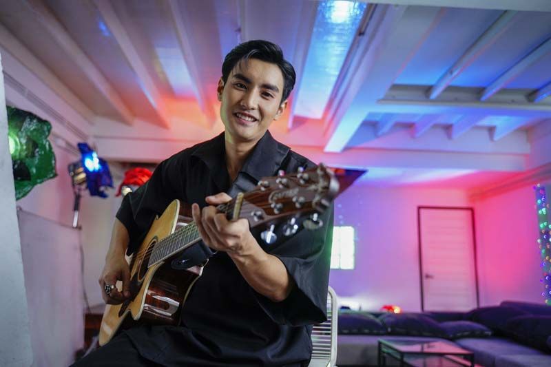 ‘โฬม อาร์สยาม’ประเดิมผลงานเพลงแรกในชีวิต ‘คิดถึงจนนอนไม่หลับ’ดึง‘แน็ก-ชาลี’เล่นเอ็มวีสุดน่ารัก