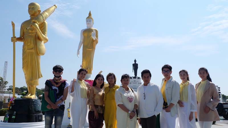 ‘ครูมิ้งค์&ดร.ชายแฮ็คส์’ นำทีมศิลปินดาราจิตอาสา  ร่วมงานบุญงานวัดพระนอนจักรสีห์ จ.สิงห์บุรี