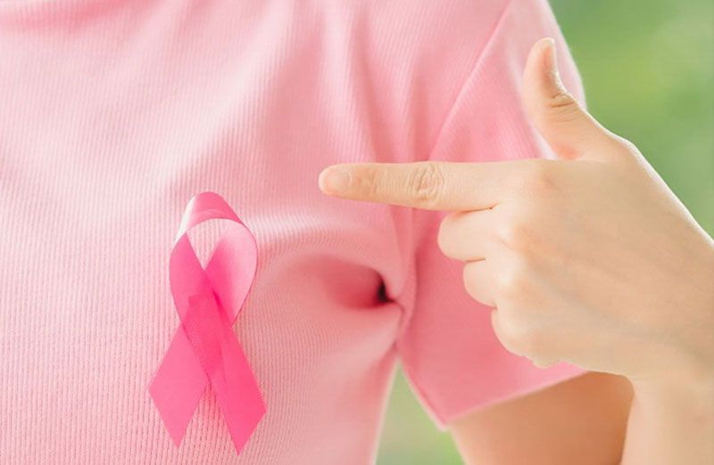 6 สัญญาณเตือนมะเร็งเต้านม