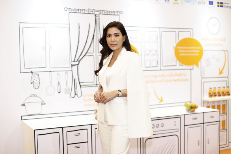 'เชอรี่'ชวนคนไทยลงนามเปลี่ยนส้มอมพิษเป็นส้มปลอดภัย