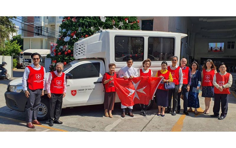 ‘ธนน วีอารยะ’ มอบรถยนต์ ‘โบสถ์พระมหาไถ่’ ใช้รับ-ส่งผู้ป่วย