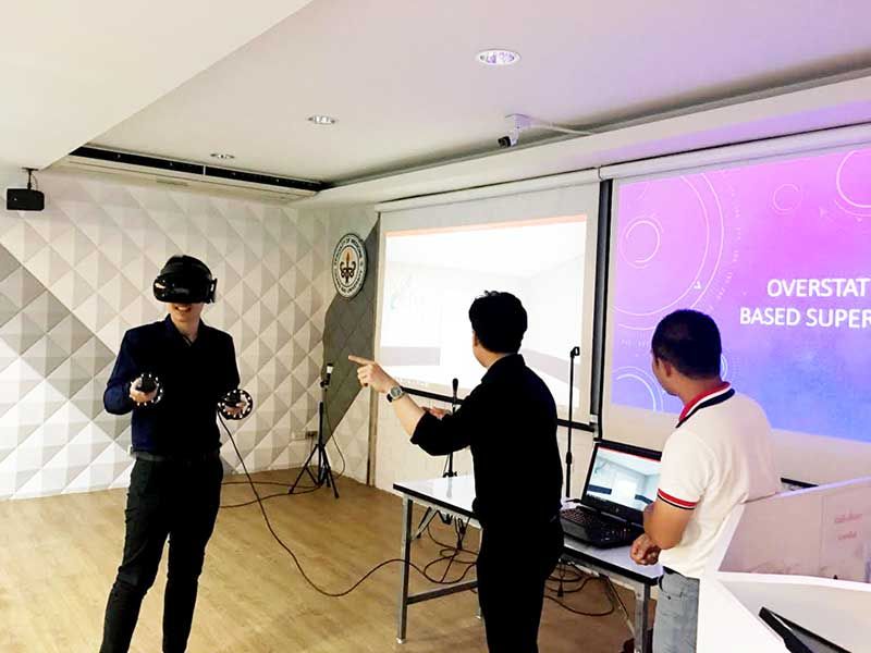 ศัลยแพทย์ไทยพัฒนาการเรียนการสอนออนไลน์  เจาะลึกการผ่าตัดข้อสะโพกแบบไม่ตัดกล้ามเนื้อ