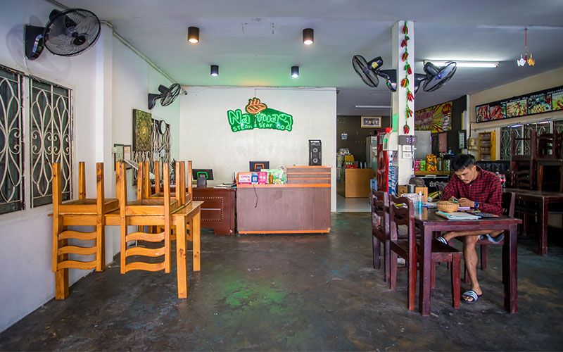 ร้านอาหารพัทยาปรับตัวให้บริการลูกค้าเป็นแบบซื้อกลับ
