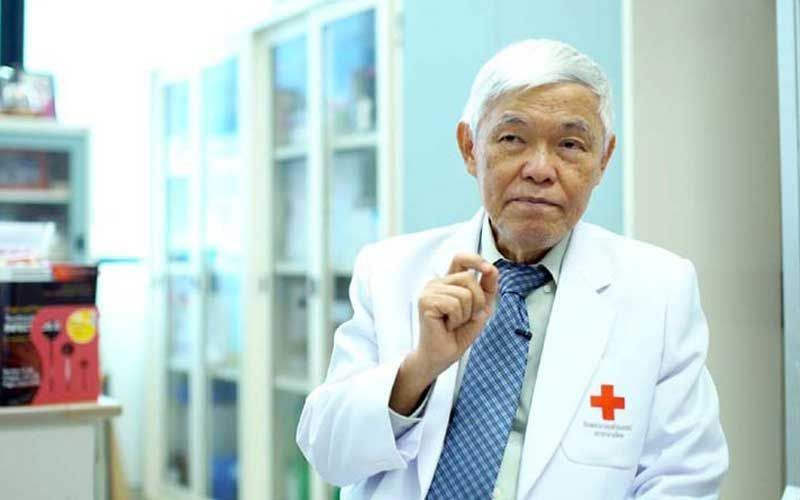 ดร.ยง ภู่วรวรรณ ผู้เชี่ยวชาญไวรัสที่อธิบายเรื่องโควิดให้คนธรรมดาเข้าใจ : อาทร จันทวิมล