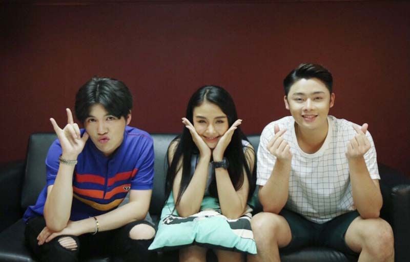 ‘ซัน-ฟอร์ม-หมิว’ศิลปิน‘ยุ้งข้าวเรคคอร์ด’  ส่งความห่วงใยสู้ภัย‘COVID-19’