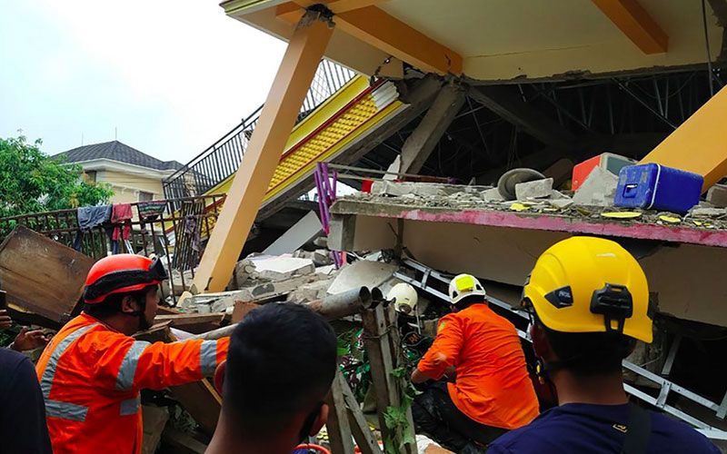 ยอดบาดเจ็บแผ่นดินไหวอินโดฯทะลุ 800 ราย ไร้บ้านอีก 1.5 หมื่น