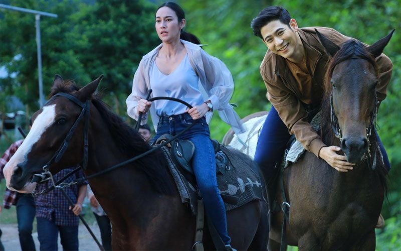 'นาว'เกร็ง ขี่ม้าหนี 'พอร์ช'หวั่นหวิดตกจริง