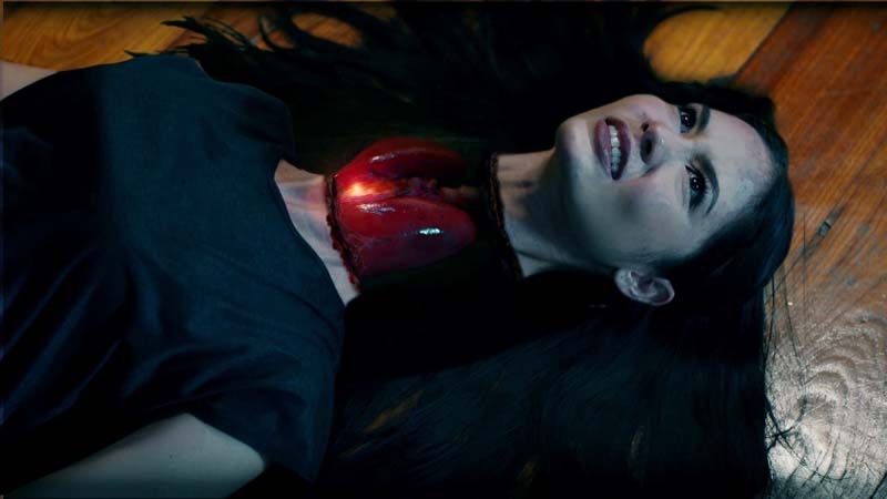 ‘น้ำตาล’ ปลื้ม คนพูดถึงซีนถอดหัวใน ‘สาปกระสือ’  พร้อมเล่าย้อนวินาทีสยองหวิดกล้องตกใส่หน้า!