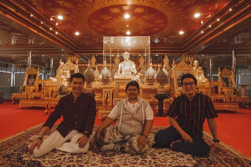 ‘แท่ง-หนุ่ม-โก๊ะตี๋’ พาชมพระของขวัญ ที่ชื่อเลื่องลือทั่วโลก