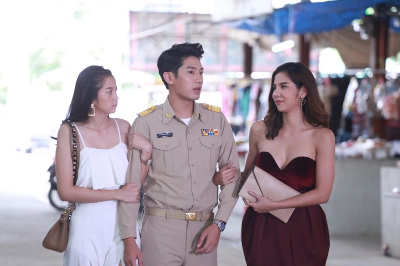 'หมิว'ประชัน 'มายด์' แย่งควงแขน 'แชป-ตาล'หน้าเจื่อน เห็นคาตา คอตก