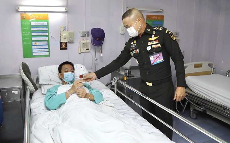 'บิ๊กบี้'เยี่ยมให้กำลังใจทหารที่บาดเจ็บ จากการปฏิบัติราชการสนาม เนื่องในวัน'ทหารผ่านศึก'