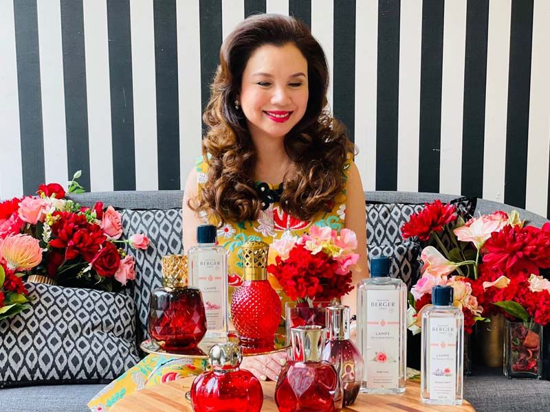 ชวนเสริมดวงความรักและโชคลาภ ด้วยตะเกียงน้ำหอมในธีมสีแดง