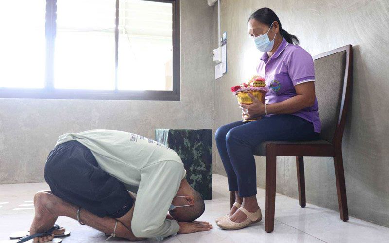 'พลทหาร'แลกคลิปเปลือยเด็กม.3 สารภาพผิด กราบขอขมาแม่ฝ่ายหญิง