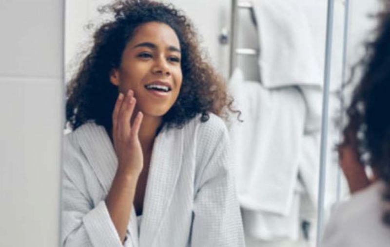 เปิดขั้นตอนปรนนิบัติผิวสวยใสไกลสิว  แม้สวมหน้ากากอนามัยเป็นประจำ