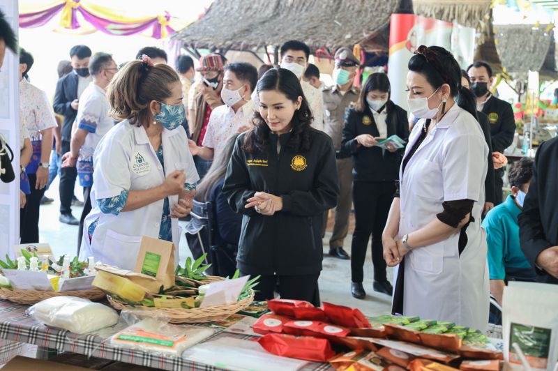 'นฤมล'เยือนสุพรรณ ดันกลุ่มเปราะบาง สร้างอาชีพ-รายได้