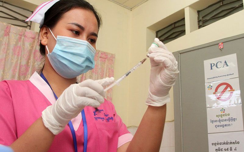 กัมพูชาจัดให้‘พนักงานเก็บขยะ’เป็นบุคลากรกลุ่มเสี่ยง แจ้งชวนฉีดวัคซีนโควิด-19ฟรี