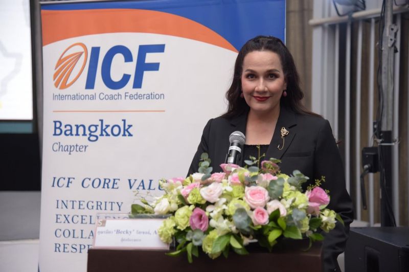 'เบคกี้ รัสเซลล์'อดีตดารานักแสดง ผันตัวเป็นไลฟ์โค้ชมืออาชีพ ระดับอินเตอร์ กว่า 5 ปี