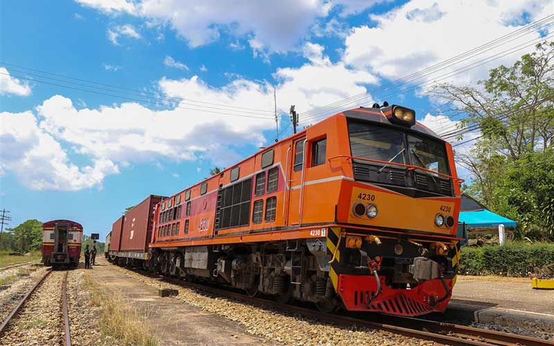 'สถานีรถไฟนาประดู่' เปิดขนส่งสินค้าคอนเทนเนอร์ บนระบบรางเป็นวันแรก