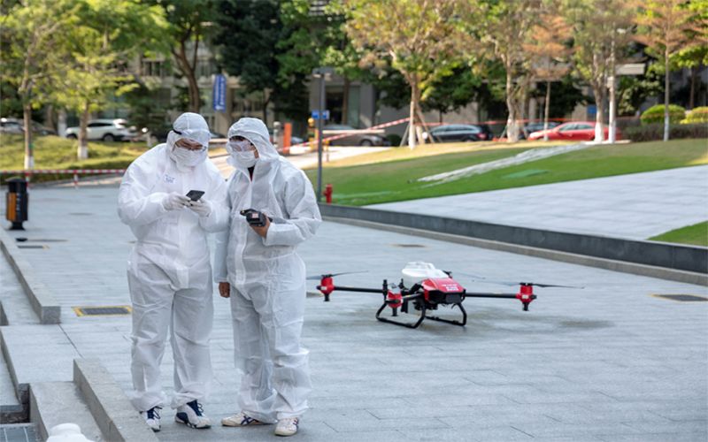 การใช้โดรนสู้ภัยโควิด : อาทร จันทวิมล