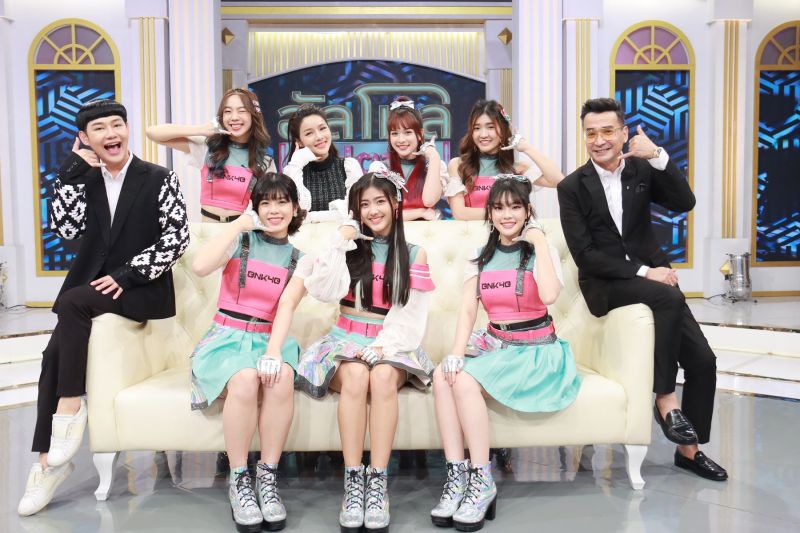บุกกอง'ทะเลลวง'ชวน'มิกค์-แซมมี่'เล่าความสนุก พร้อมชมความสดใสของ 6 สาว BNK48