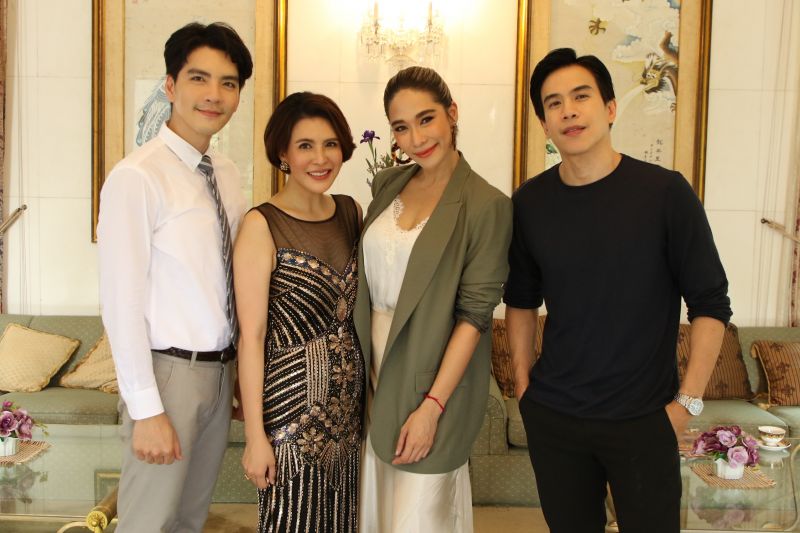 มวยถูกคู่ 'พลอย'ปั่นหัว'กิ๊ก'จนคลั่ง ฟาดสนั่น ไม่มีใครยอมใคร!!