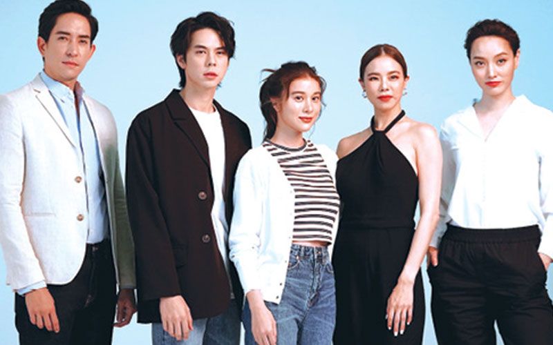 ‘CHANGE2561’ท็อปฟอร์มไม่หยุด !! เปิดภาพฟิตติ้ง‘รากแก้ว’ ‘คริส-เก้า-พีช-หลุยส์’พร้อมทัพนักแสดงแบบครบทีม