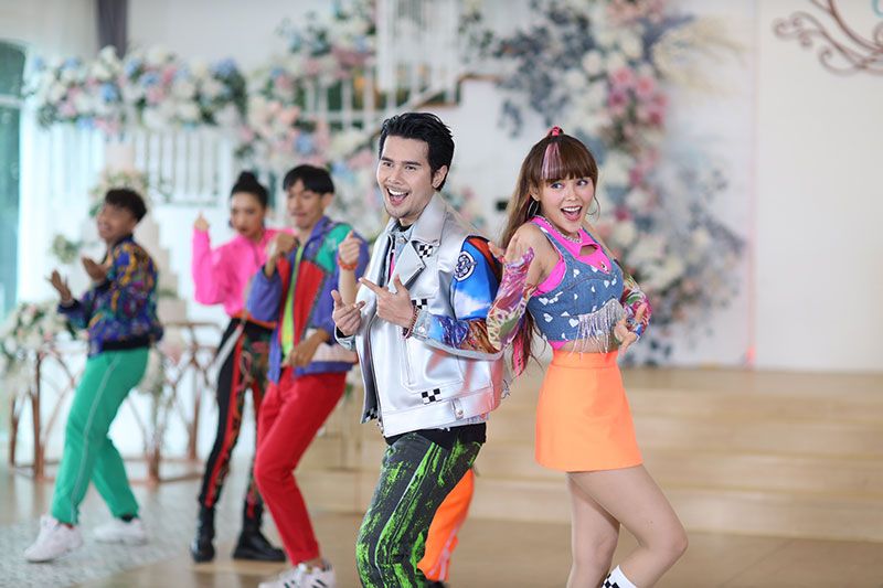 อีกหนึ่งความสามารถของ ‘มิ้วส์-อรภัสญาน์’  ออกแบบท่าเต้นให้กับ ‘อิสร์-อิสรพงศ์’