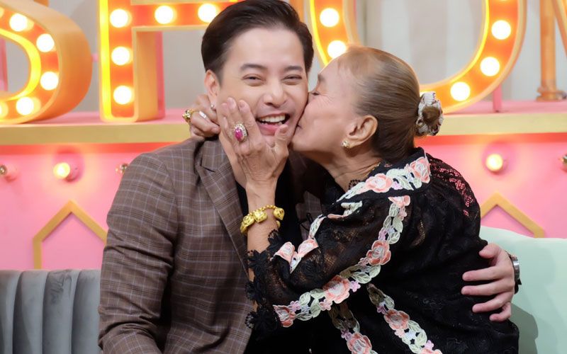 'ตุ้ย เกียรติกมล'ควงคุณแม่ เปิดใจที่แรก! เหตุการณ์เกือบตัดแม่ตัดลูกเพราะผู้หญิง! พร้อมเผยวีรกรรมเจ้าชู้
