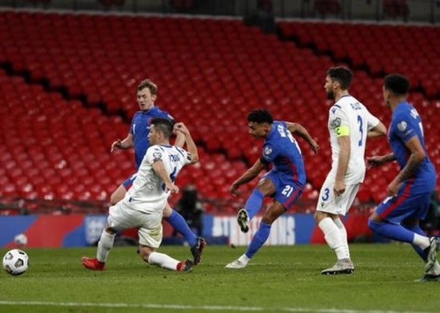 อังกฤษต้อนหมูซานมารีโน่ 5 ตุง