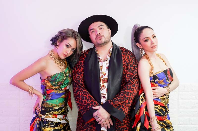 ‘นิว-จิ๋ว’ แซ่บต่อ ผลัดกันบลัฟ  ในซิงเกิ้ลฮิปฮอปสนุกๆ ‘Baby, Pick Me’  ดึง ‘โอ๊ต-ปราโมทย์’ ร่วมฟีเจอริ่ง