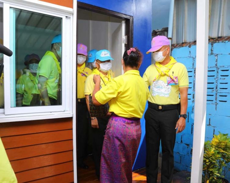 จิตอาสา ทบ. ดูแลผู้ยากไร้ ซ่อมแซมบ้านเสียหายจากวาตภัย